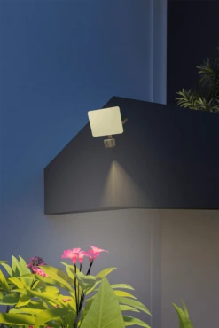 Calex Smart Outdoor LED Schijnwerper Met Bewegingssensor - 20W 2000lm -Buitentuinwinkel calex smart outdoor led schijnwerper met bewegingssensor 20w 2000lm netstroom 4