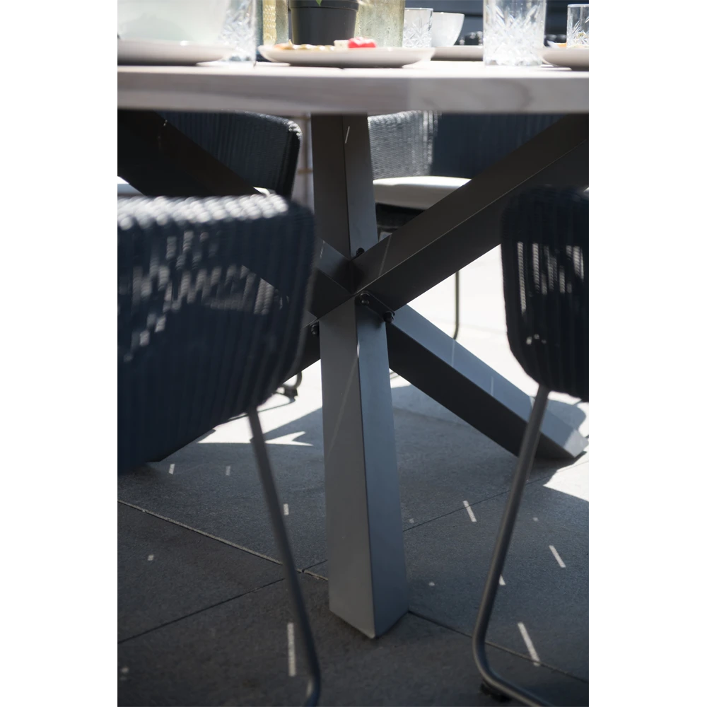 Louvre Dining Tafel met Alu poten - u00f8 160 cm - Natural Teak Louvre Dining Tafel Met Alu Poten - U00f8 160 Cm - Natural Teak -Buitentuinwinkel louvre dining tafel met alu poten 160 cm natural teak 4 1