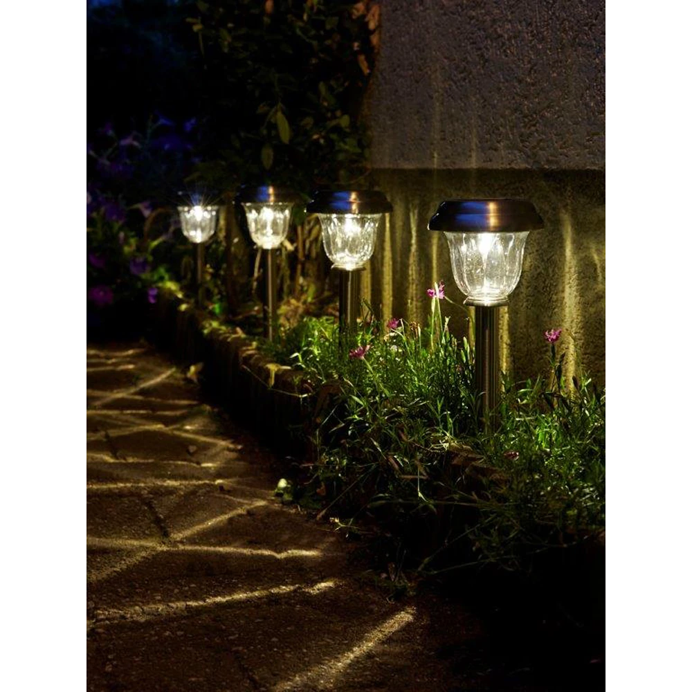 Luxform Hybride Solar tuinlamp Vermont 10 Lumen Luxform Hybride Solar Tuinlamp Vermont 10 Lumen -Buitentuinwinkel