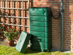 Regentank 276L Kunststof - Groen - H135x60x40cm - Nature 3 Regentank 276L Kunststof - Groen - H135x60x40cm - Nature -Buitentuinwinkel regentank 276l kunststof groen h135x60x40cm 5 4